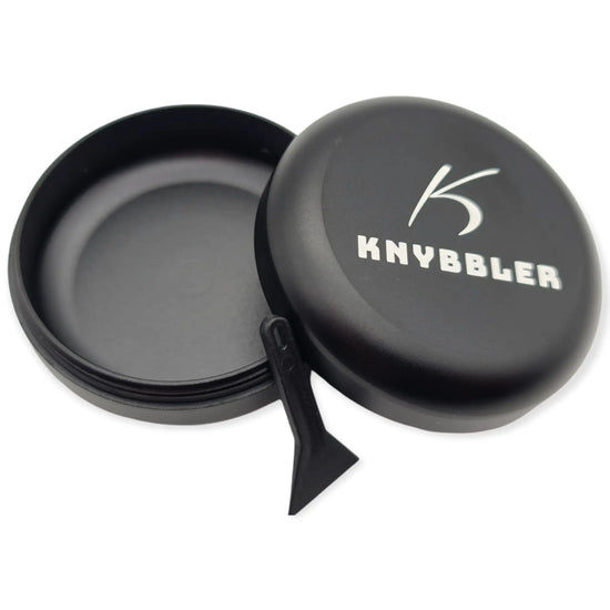 Aufbewahrungsdose / Luftdicht / Wasserdicht / Lichtdicht / Knybbler Cannapuck 1.0 / Metall Dose / ø55x23mm / Pillendose (schwarz) Knybbler